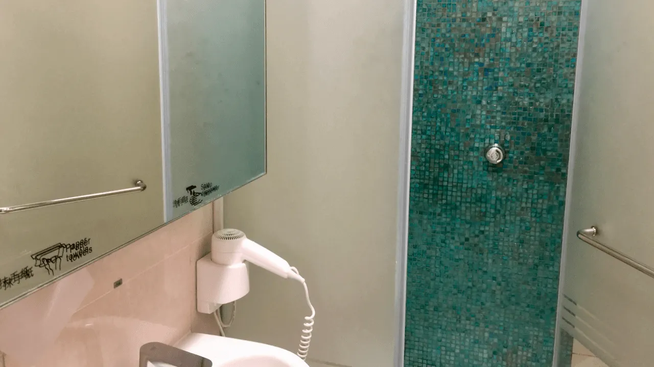 香港機場免費淋浴設施：轉機時好好洗澡吧！ FlyAsia