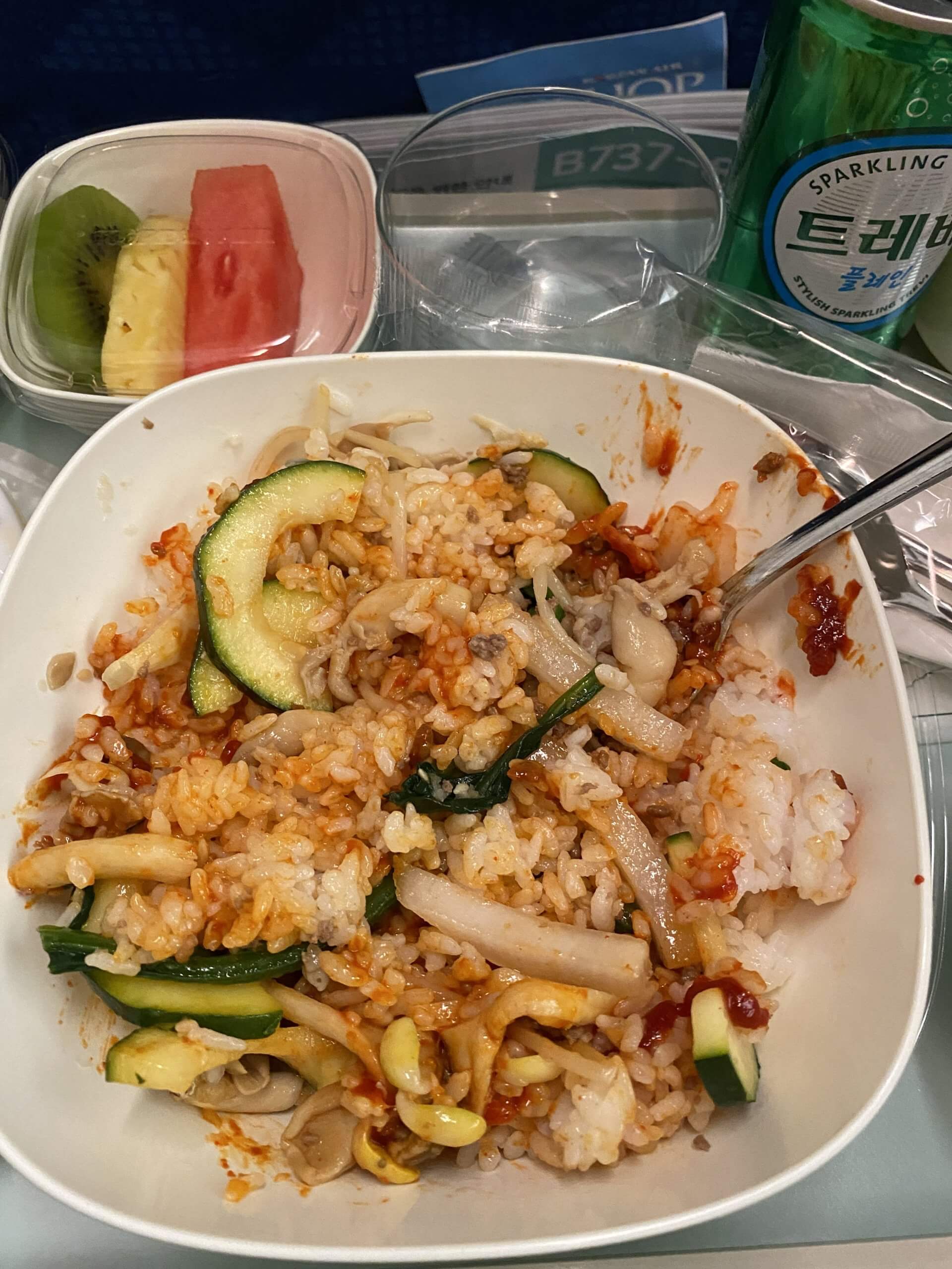 把所有醬料及材料拌好就完成啦,這個鮮艷的顏色有令你食欲大開嗎?