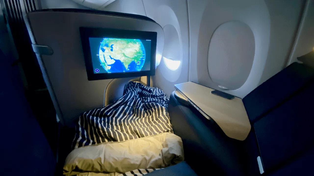 Finnair 的長途商務艙座位很適合習慣側睡的人。