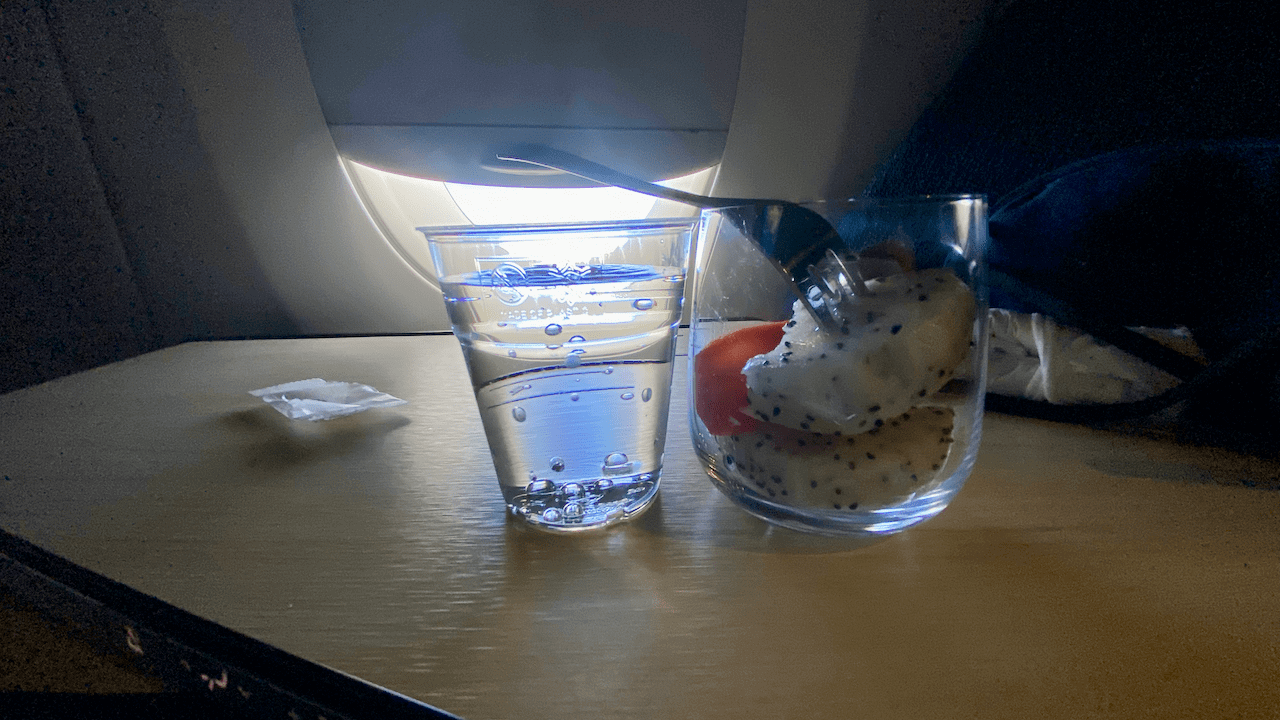 然後我在第二輪的時候拿到了一杯新鮮的雜果!