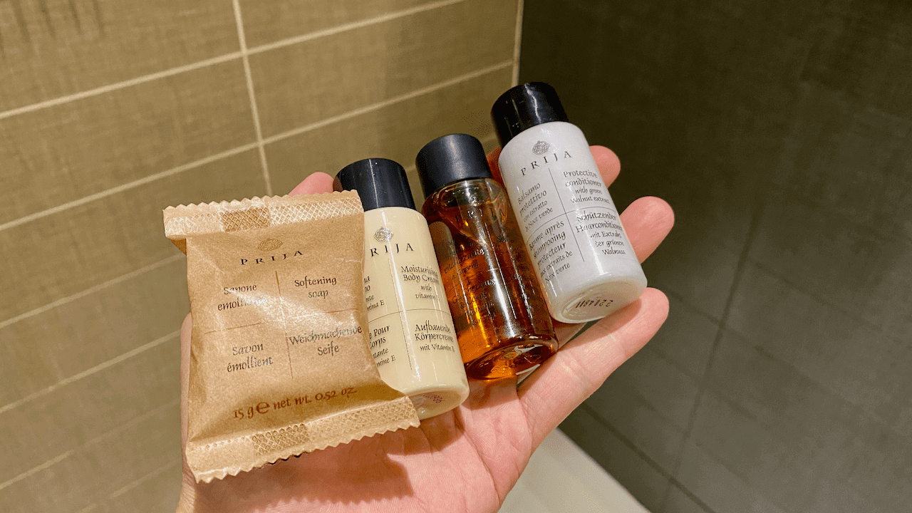 有 Prija 的番梘、沖涼液、洗頭水和 Hand Cream,而且都是旅行裝的大小,用完要帶走很方便呢!