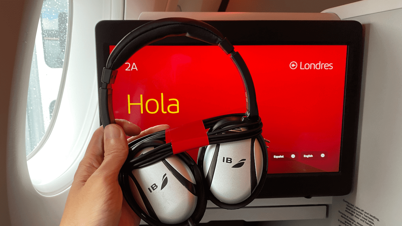 Iberia 配備的耳機並沒有抗噪功能。
