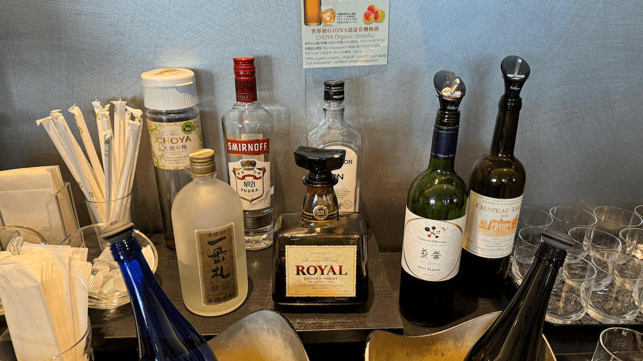 還有零零星星的 Whiskey、Vodka 和 CHOYA 梅酒。