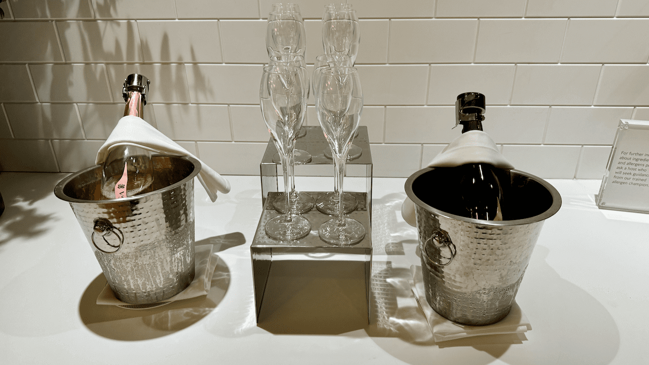 早上大家都不怎麼喝酒?所以就只有 Bogetta 的汽泡酒和 Rosé。