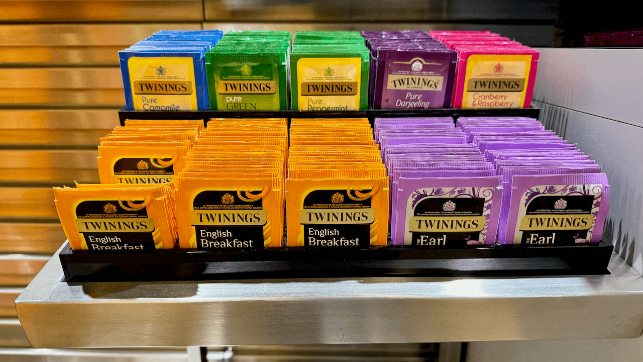 也有 Twinnings 的茶包可以沖杯茶。