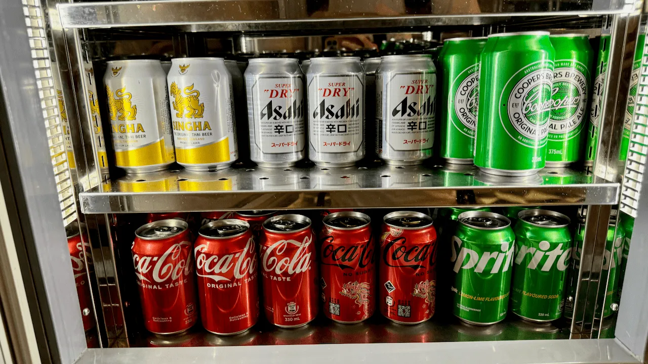啤酒有 Asahi、Singha 和 Coppers Pale Ale 這款澳洲的啤酒。