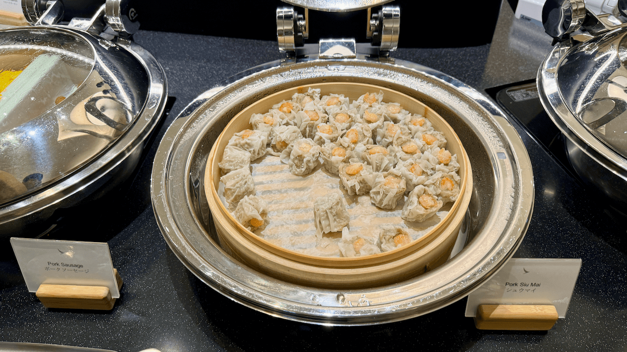 豬肉燒賣吃起來很像日式中華料理的牛肉燒賣。